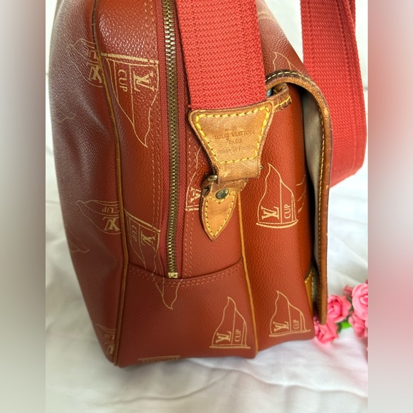 🔥🌟 AUTH 🌟🔥 Louis Vuitton 1994 Red  America Cup Calvi Messenger Crossbody bag - Picture 2 of 15